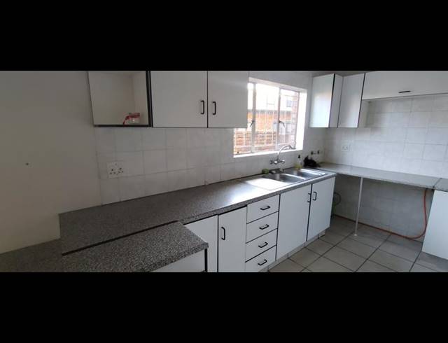 3 BEDROOM HOUSE FOR SALE IN THERESAPARK